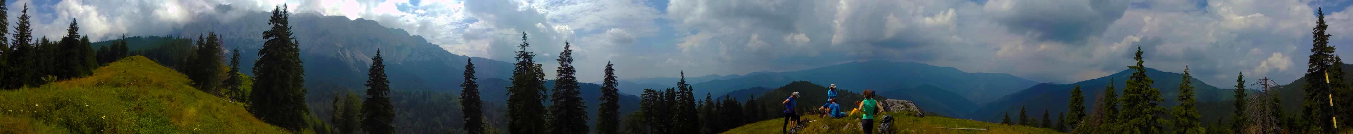 Panorama cu Piatra Craiului si Marele Grohotis